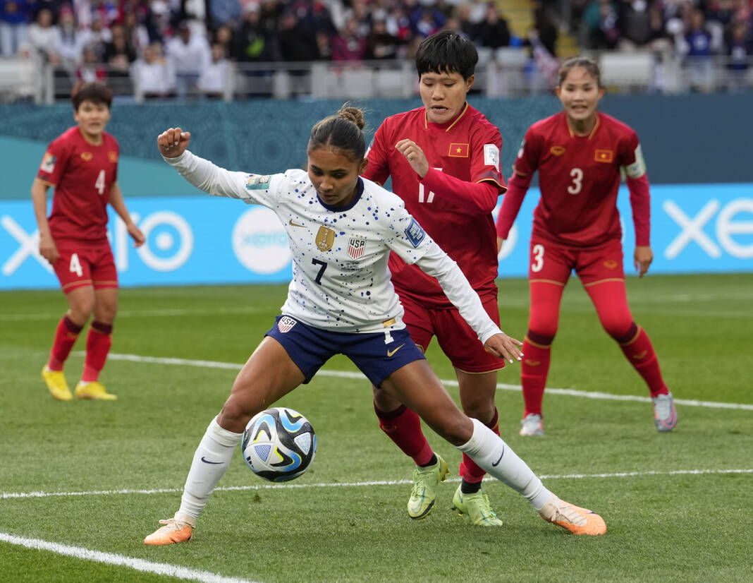 U.S. women's national soccer team starts World Cup with 3-0 win over Vietnam